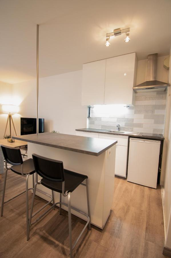 Joli studio tout confort à 2 pas de la gare Poissy Exterior foto