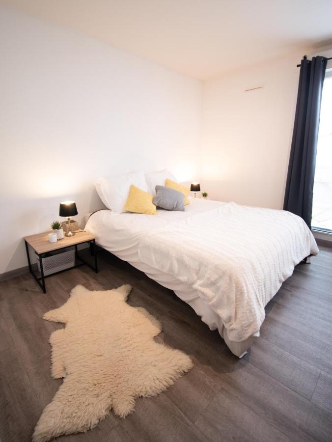 Joli studio tout confort à 2 pas de la gare Poissy Exterior foto